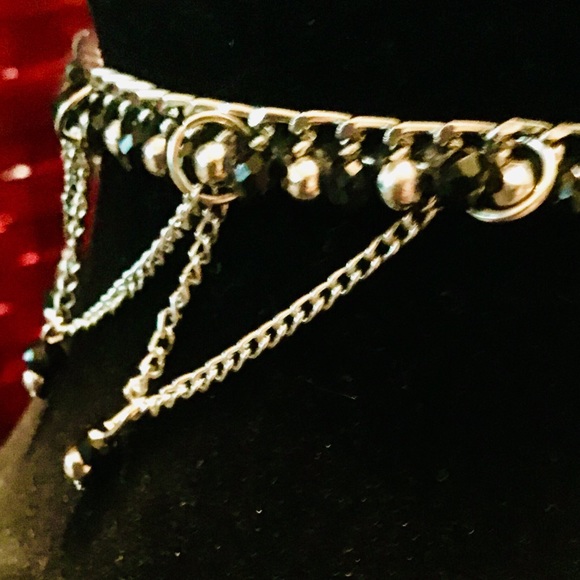 ⚫️ BNWT BLACK CRYSTAL & SILVER DANGLE ANKLET ⚫️ - Picture 3 of 4